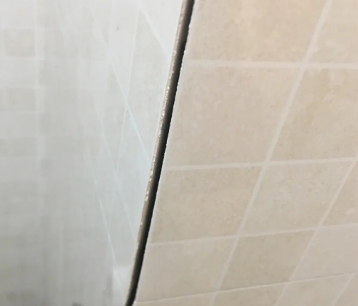 西青瓷砖空鼓维修公司分享阳台瓷砖脱落的修复过程可以分为以下几个步骤