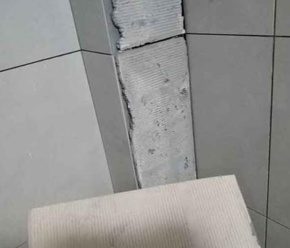 西青瓷砖空鼓维修公司分享下厨房瓷砖脱落的补救措施。